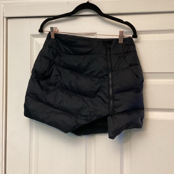 💥PRICE DROP💥 Suletekk Skirt - Picture 2 of 5